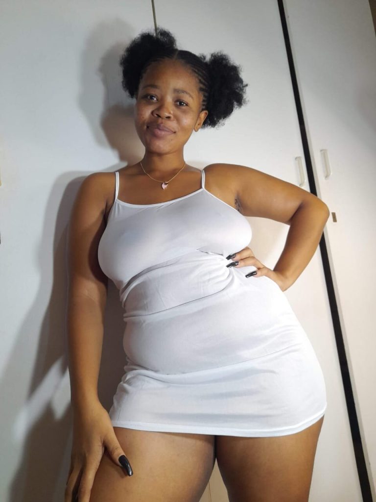 Sugar Mummy Connect : Chioma 34 Years Old Need a Good guy on  Bed 