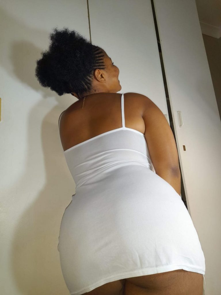 Sugar Mummy Connect : Chioma 34 Years Old Need a Good guy on  Bed 